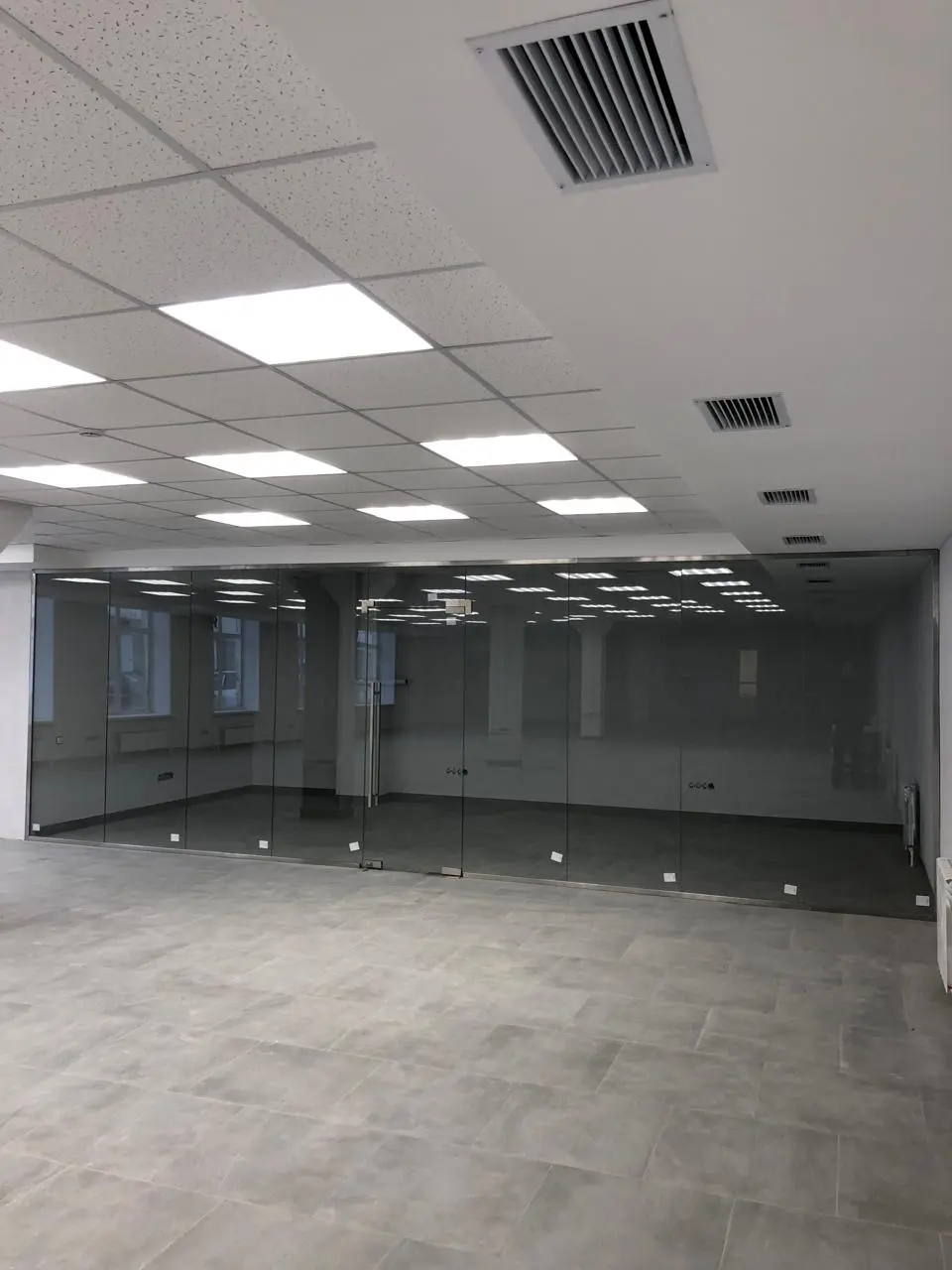 Душевые, бани, цельностеклянные перегородки